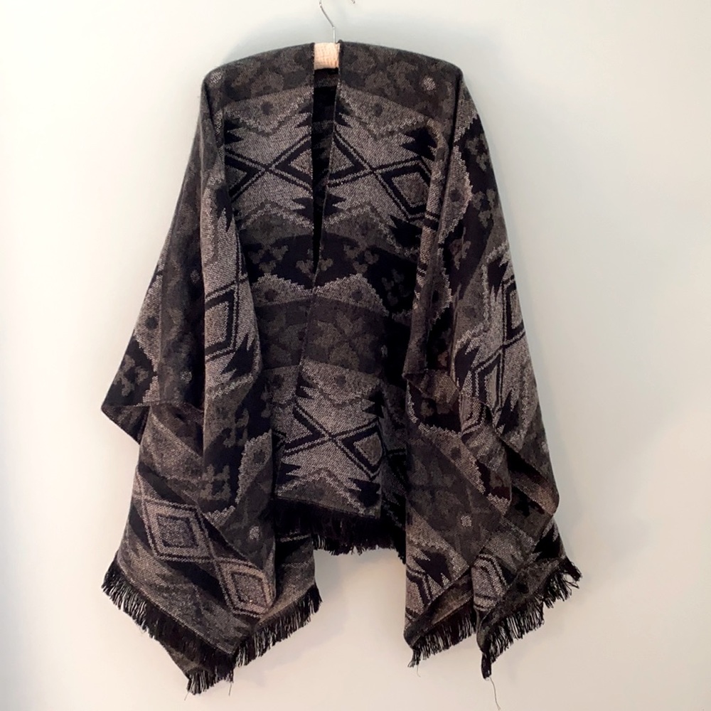 Vera Moda Poncho/Wrap